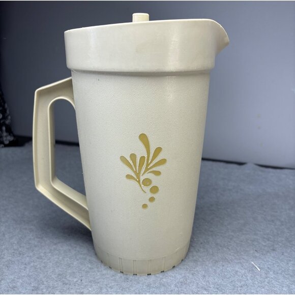 Tupperware Other - Tupperware Almond Harvest Gold Beige 800-8 1 Qt Pitcher with Lid & Insert Vintag